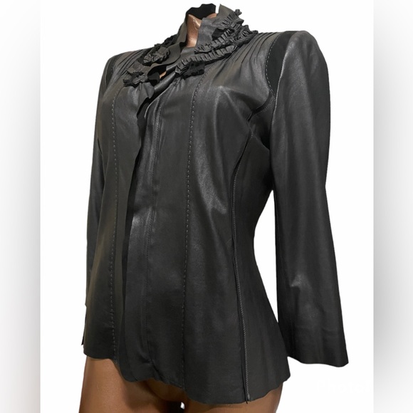 Gorgeous Elie Tahari Leather Jacket - Picture 3 of 14
